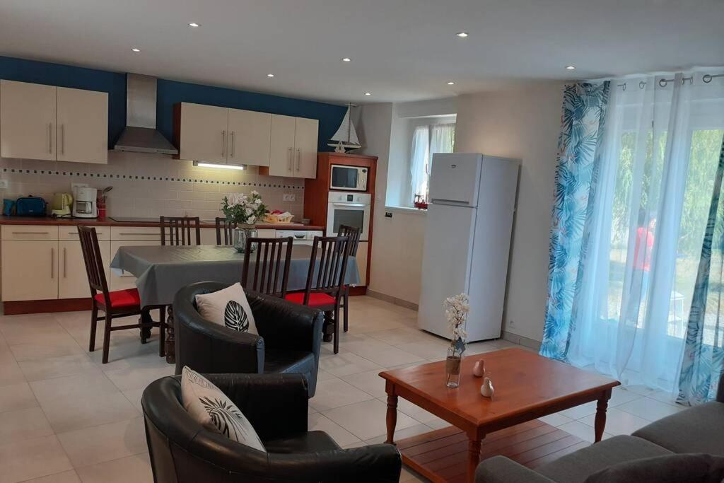 Appartement 4 Pers Dans Longere A 800M De La Plage Plouhinec  Dış mekan fotoğraf